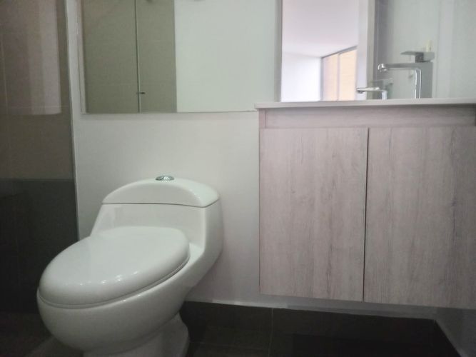 Apartamento de 3 alcobas en arriendo en El Poblado, Medellín, 135 m² · foto 19 de 20