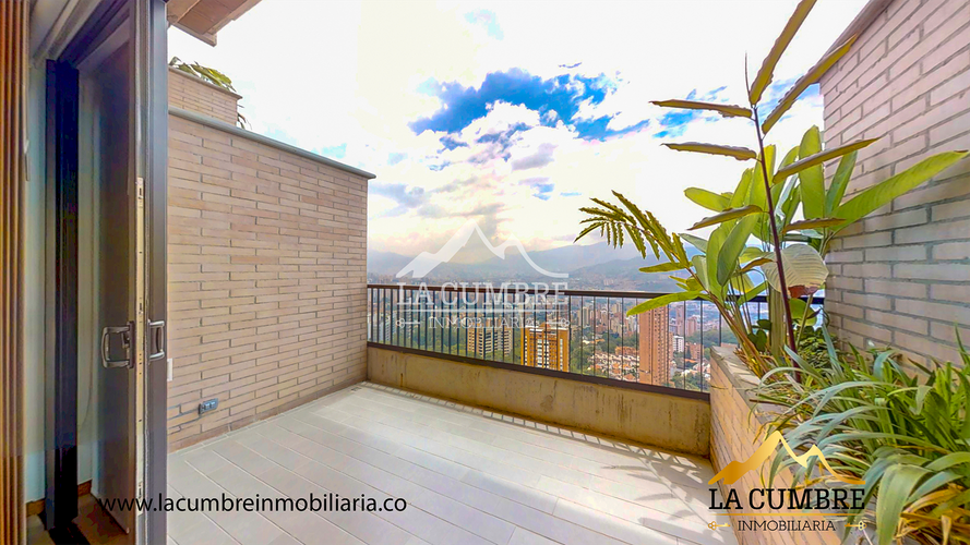 Apartamento en venta en Altos Del Poblado, Medellín · foto 8 de 12