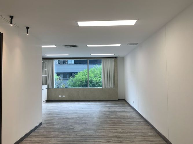 Oficina en arriendo en El Poblado, Medellín, 45 m² · foto 4 de 9