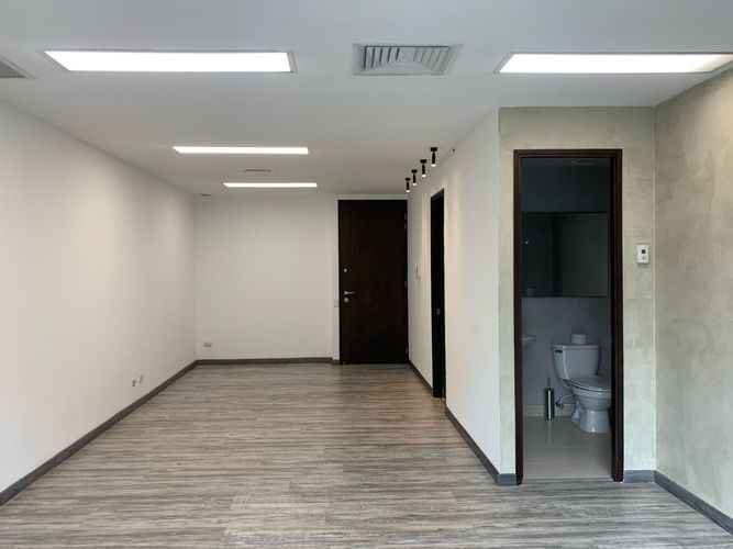 Oficina en arriendo en El Poblado, Medellín, 45 m² · foto 5 de 9