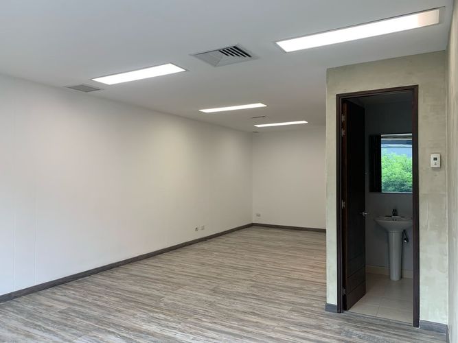 Oficina en arriendo en El Poblado, Medellín, 45 m² · foto 6 de 9