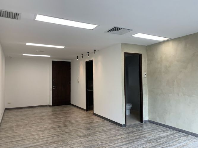 Oficina en arriendo en El Poblado, Medellín, 45 m² · foto 7 de 9
