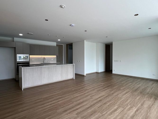 Apartamento de 3 alcobas en arriendo en El Porvenir, Rionegro, 167 m² · foto 3 de 19