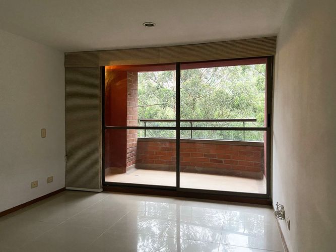 Apartamento de 3 alcobas en arriendo en Vegas De La Doctora, Sabaneta, 110 m² · foto 2 de 18