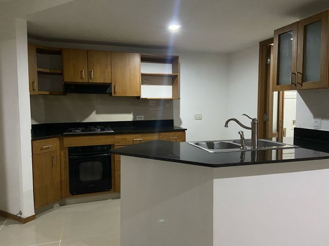 Apartamento de 3 alcobas en arriendo en Vegas De La Doctora, Sabaneta, 110 m² · foto 5 de 18