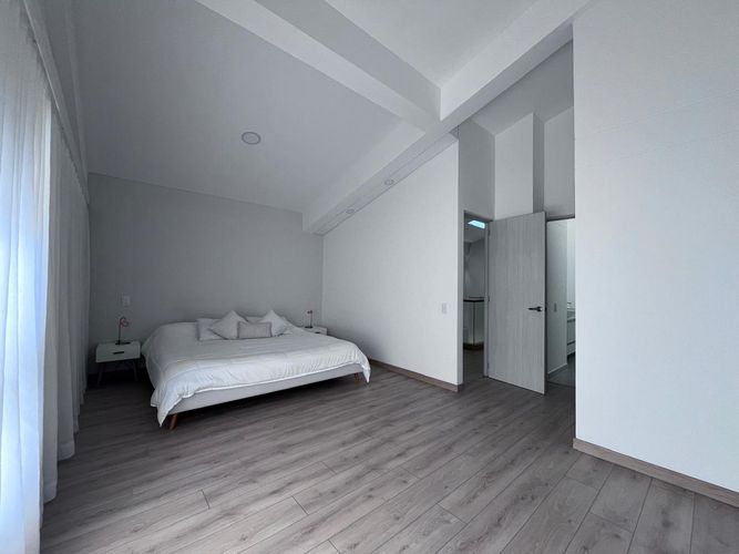 Casa de 3 alcobas en venta en Loma El Atravesado, Envigado, 179 m² · foto 11 de 20