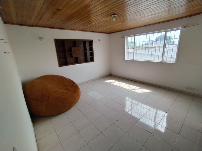 Casa de 4 alcobas en venta en Engativá, Bogotá, 800 m² · foto 17 de 24