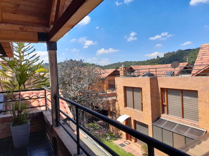 Casa de 4 alcobas en venta en San Jose De Bavaria, Bogotá, 335 m² · foto 4 de 24