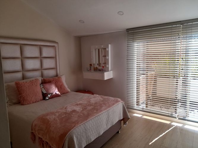 Casa de 4 alcobas en venta en San Jose De Bavaria, Bogotá, 335 m² · foto 16 de 24