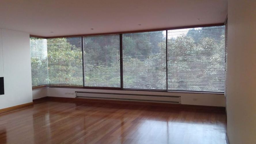 Apartamento en venta en Santa Barbara, Bogotá · foto 3 de 8