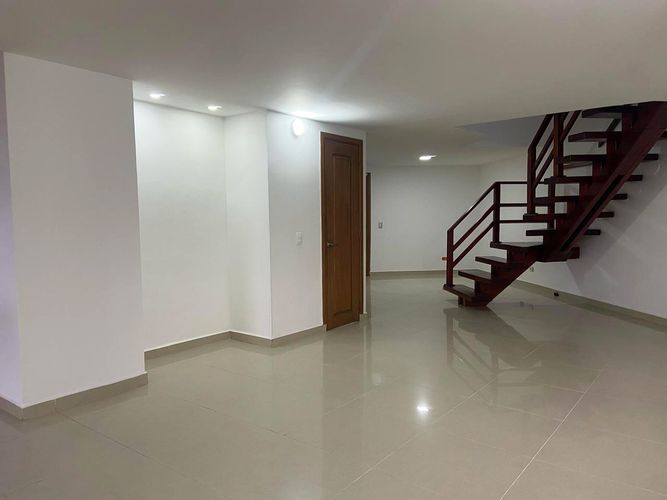 Apartamento de 4 alcobas en venta en Vegas De La Doctora, Sabaneta, 326 m² · foto 3 de 19