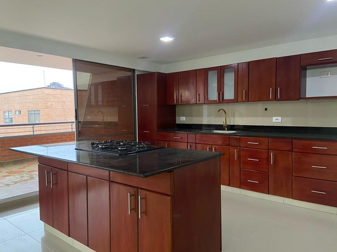 Apartamento de 4 alcobas en venta en Vegas De La Doctora, Sabaneta, 326 m² · foto 4 de 19