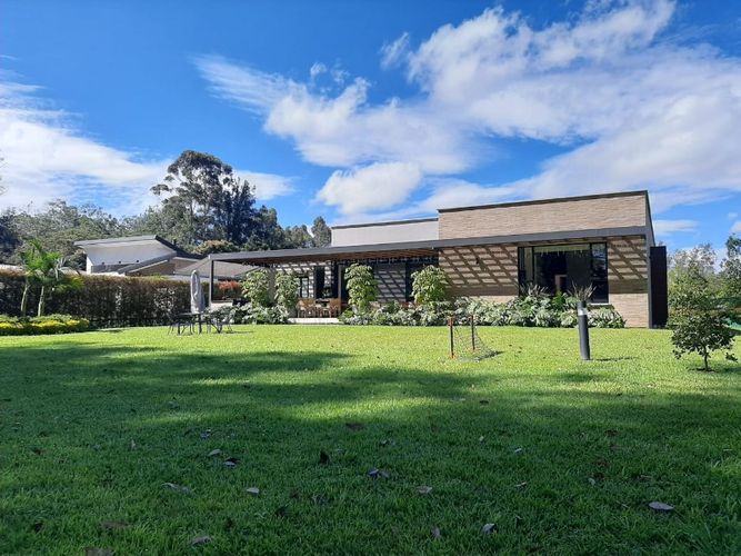 Casa de 4 alcobas en venta en Llano Grande, Rionegro, 430 m² · foto 4 de 12