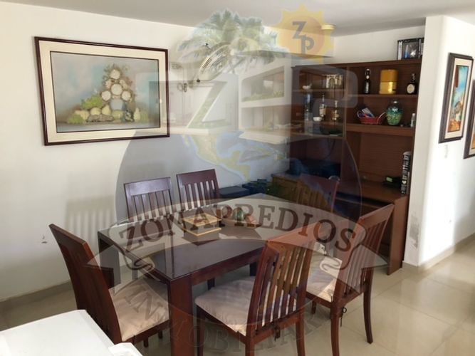 Casa de 5 alcobas en venta en Girardot, Girardot, 260 m² · foto 2 de 10