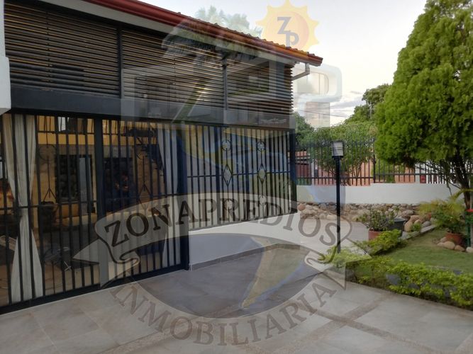 Casa de 5 alcobas en venta en Girardot, Girardot, 260 m² · foto 4 de 10