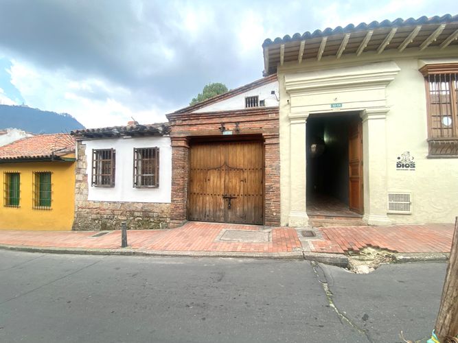 Casa en venta en La Candelaria, Bogotá, 600 m² · foto 2 de 7