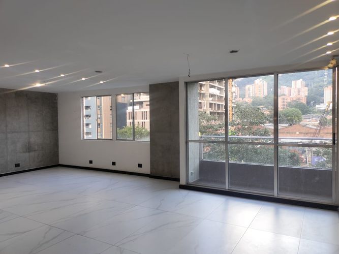 Apartamento de 1 alcoba en venta en El Poblado, Medellín, 70 m² · foto 2 de 16