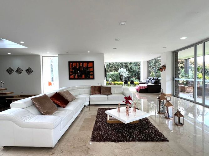 Casa de 4 alcobas en arriendo en Las Palmas, Envigado, 450 m² · foto 3 de 20