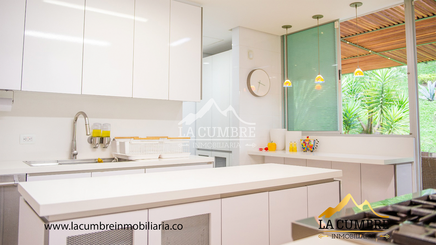 Casa de 4 alcobas en venta en San Lucas, Envigado, 393 m² · foto 7 de 20