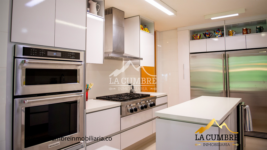 Casa de 4 alcobas en venta en San Lucas, Envigado, 393 m² · foto 8 de 20