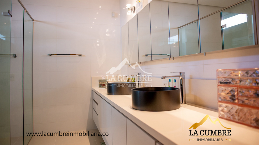 Casa de 4 alcobas en venta en San Lucas, Envigado, 393 m² · foto 16 de 20