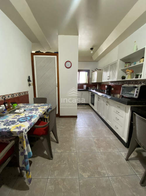Apartamento de 3 alcobas en venta en Granada, Cali, 220 m² · foto 8 de 24