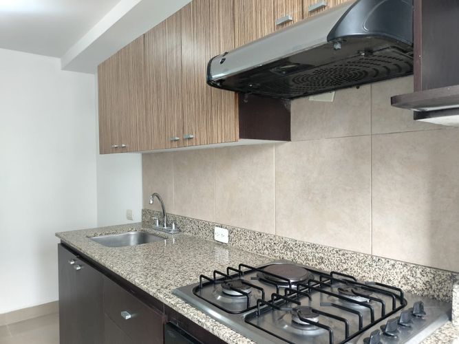 Apartamento de 2 alcobas en arriendo en El Poblado, Medellín, 74 m² · foto 6 de 15