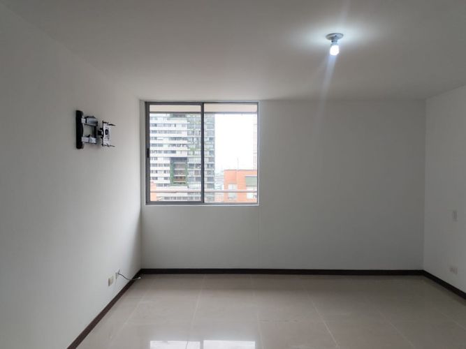 Apartamento de 2 alcobas en arriendo en El Poblado, Medellín, 74 m² · foto 7 de 15