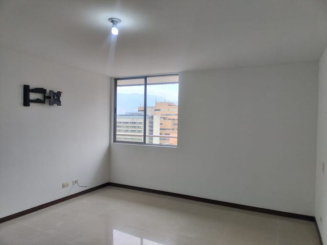 Apartamento de 2 alcobas en arriendo en El Poblado, Medellín, 74 m² · foto 8 de 15