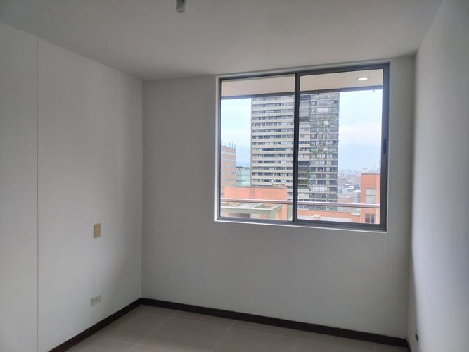 Apartamento de 2 alcobas en arriendo en El Poblado, Medellín, 74 m² · foto 10 de 15