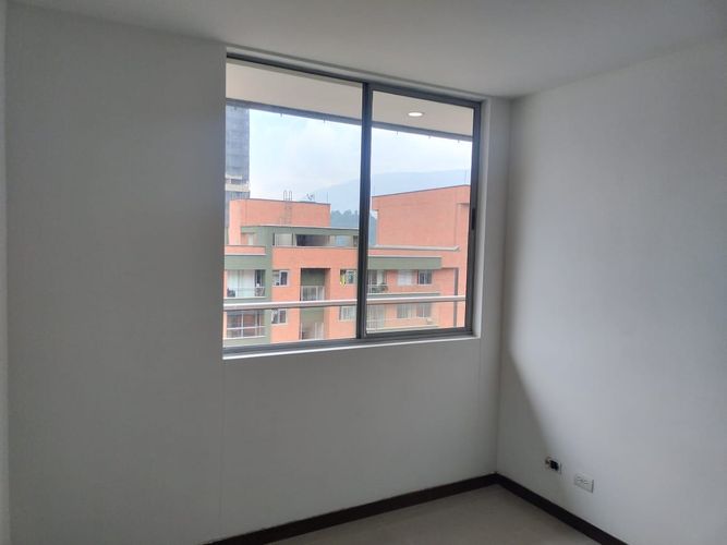 Apartamento de 2 alcobas en arriendo en El Poblado, Medellín, 74 m² · foto 11 de 15