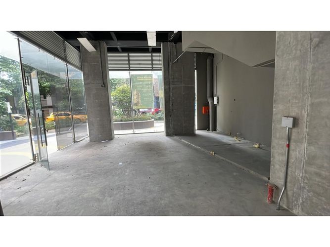 Local en arriendo en La Candelaria, Medellín, 113 m² · foto 2 de 5