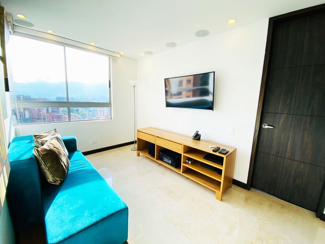 Apartamento de 2 alcobas en arriendo en El Poblado, Medellín, 125 m² · foto 8 de 16
