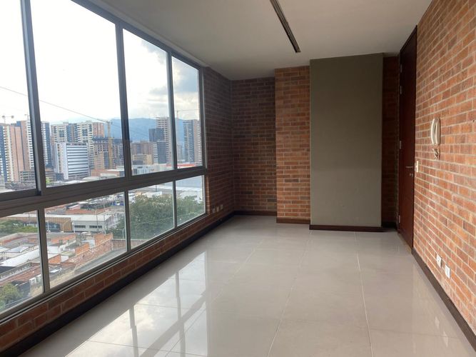 Oficina en arriendo en El Poblado, Medellín, 22 m² · foto 3 de 7