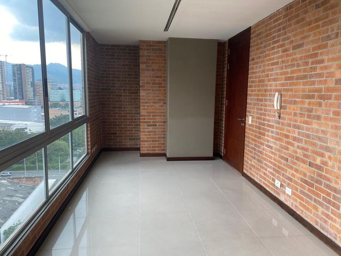 Oficina en arriendo en El Poblado, Medellín, 22 m² · foto 4 de 7