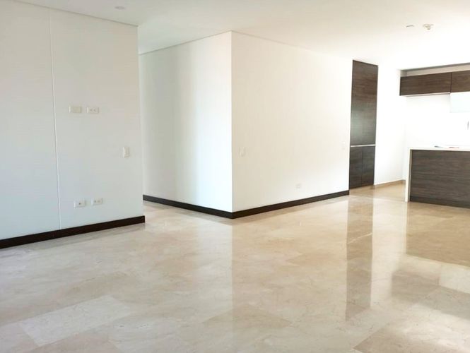 Apartamento de 3 alcobas en arriendo en El Poblado, Medellín, 129 m² · foto 2 de 20