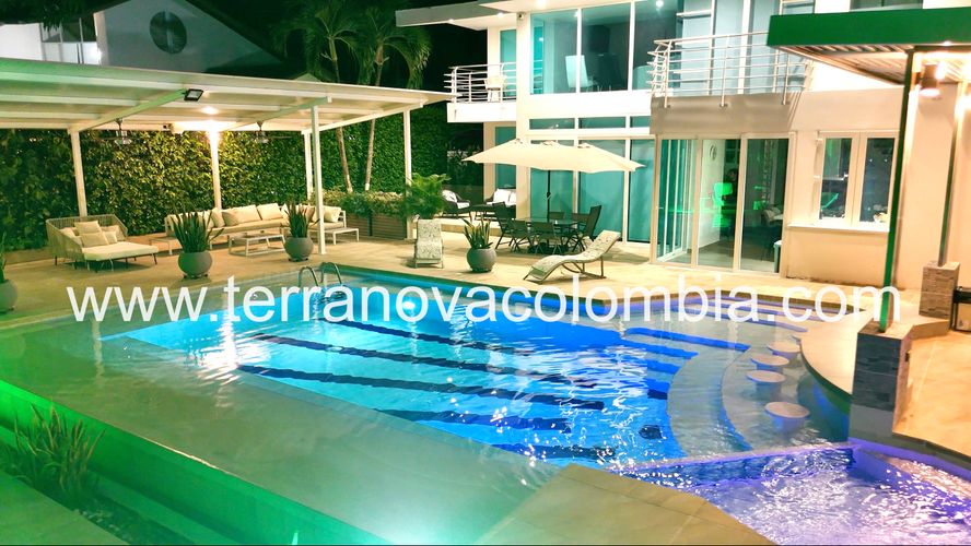 Casa de 5 alcobas en venta en Cn. Campestre El Peñon, Girardot, 865 m² · foto 2 de 24