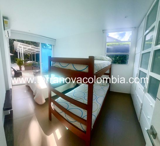 Casa de 5 alcobas en venta en Cn. Campestre El Peñon, Girardot, 865 m² · foto 19 de 24