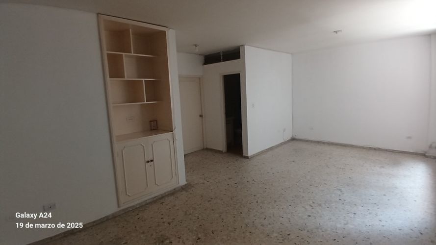 Edificio en venta en Santa Monica, Cali, 1200 m² · foto 8 de 24