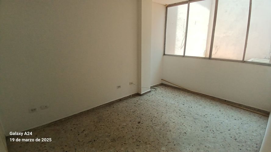 Edificio en venta en Santa Monica, Cali, 1200 m² · foto 14 de 24