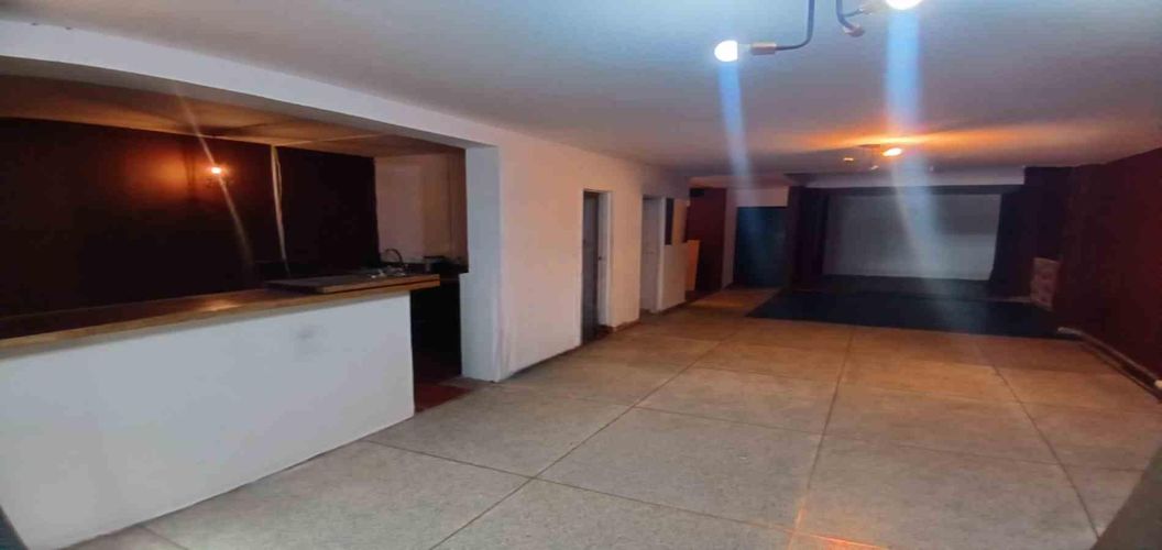 Local en arriendo en La Castellana, Medellín, 120 m² · foto 4 de 8