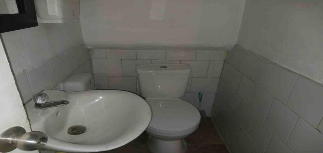 Local en arriendo en La Castellana, Medellín, 120 m² · foto 5 de 8