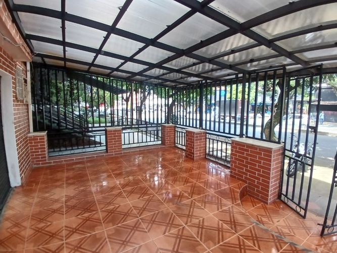 Local en arriendo en La Castellana, Medellín, 120 m² · foto 7 de 8