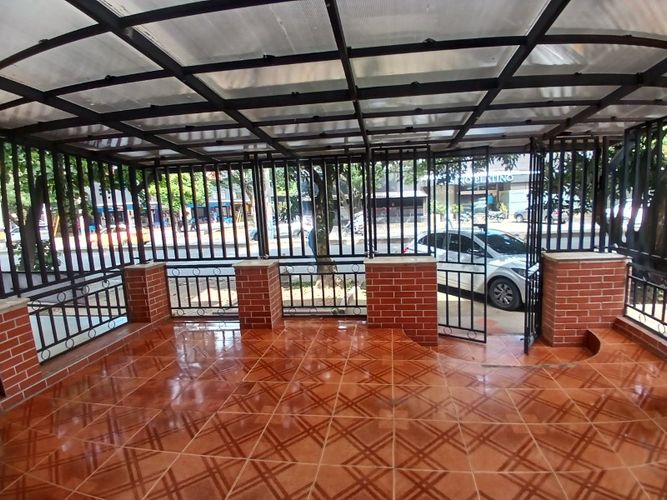 Local en arriendo en La Castellana, Medellín, 120 m² · foto 8 de 8
