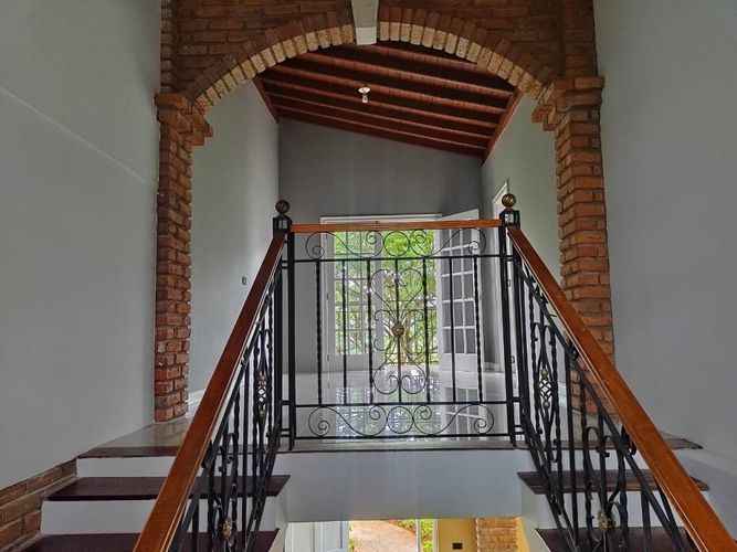 Casa de 7 alcobas en venta en La Buitrera, Cali, 384 m² · foto 2 de 24