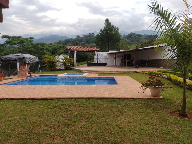 Casa de 7 alcobas en venta en La Buitrera, Cali, 384 m² · foto 16 de 24
