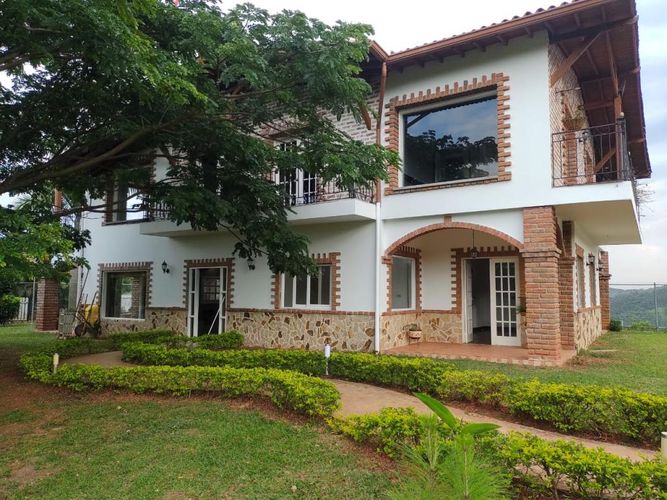 Casa de 7 alcobas en venta en La Buitrera, Cali, 384 m² · foto 19 de 24