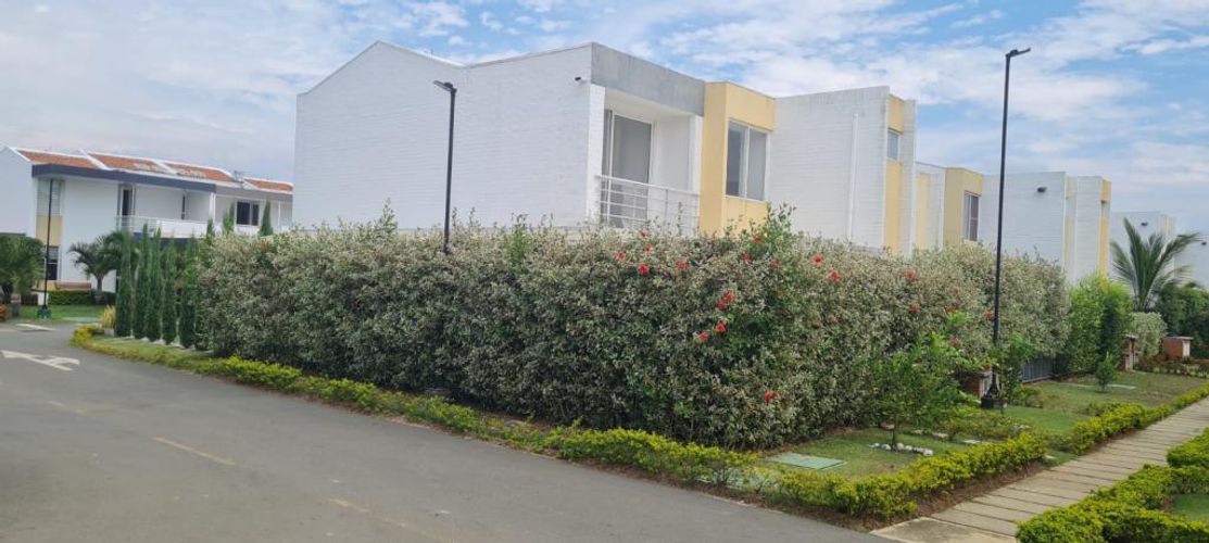 Casa de 4 alcobas en venta en El Castillo, Jamundí, 145 m² · foto 3 de 24