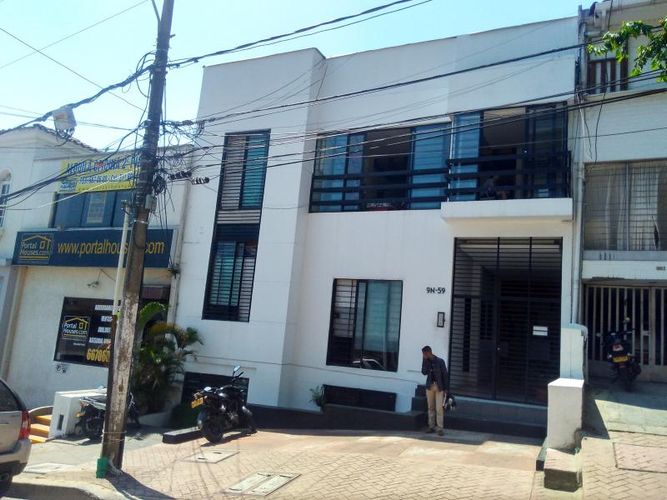 Edificio en venta en Granada, Cali, 960 m² · foto 2 de 13