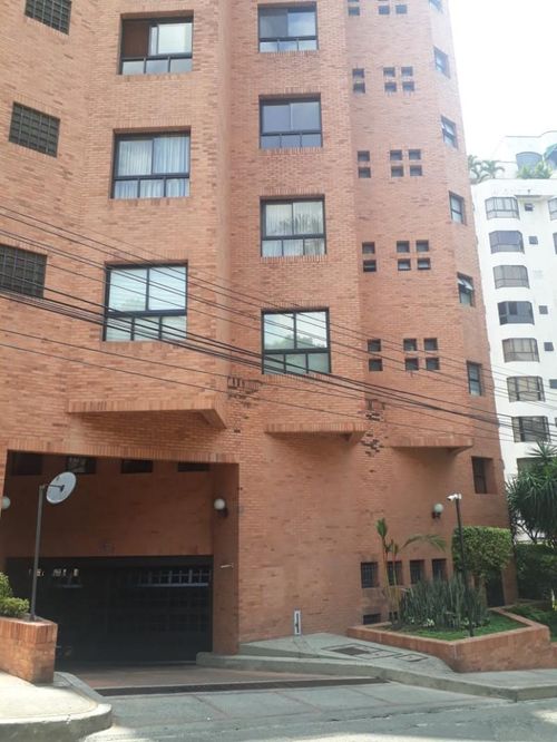 Apartamento de 4 alcobas en venta en Normandia, Cali, 290 m² · foto 2 de 24